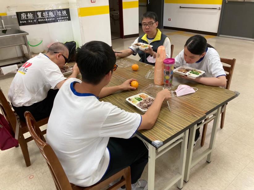 【❤餐餐都有愛❤】募集丙級按摩班學員餐費