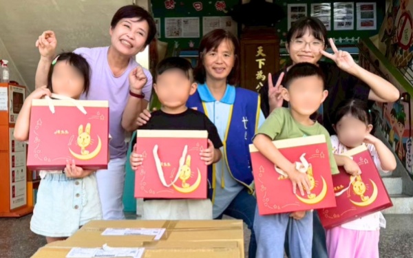 【愛心月餅捐贈】一份愛心雙份感動